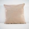 Coussin en "velours milleraies" beige