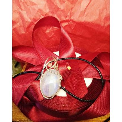 Pendentif Théia argent 925 et pierre de lune