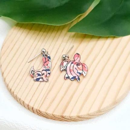 Boucles d'oreilles mini lapin et mini Tortue en tissu liberty wiltshire pois de senteur