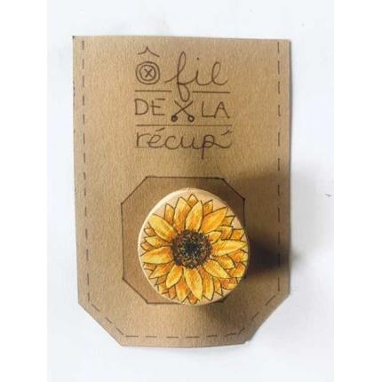 Badge / broche bois de châtaignier illustré main - thème floral tournesol, coquelicot ou pissenlit