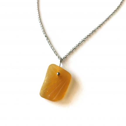 Pendentif Île Ambre à relief