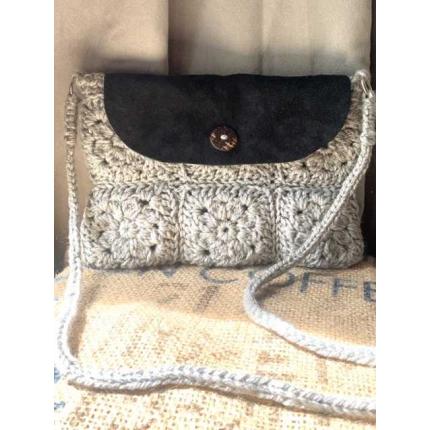 SMITH - Sac crochet granny square gris et cuir noir, bouton bambou, doublé, bandoulière 