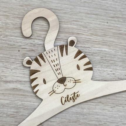 Cintre tigre pour bébé