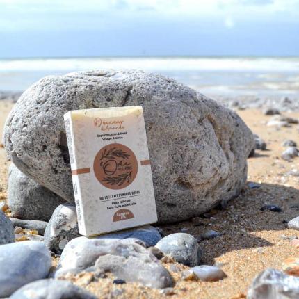 Savon solide Douceur d’Amande – Huile & Lait d’Amande Douce – Peau sensible