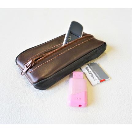 Porte monnaie zippé en  cuir marron et noir