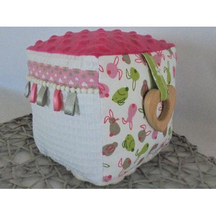 Cube d'éveil Petits lapins