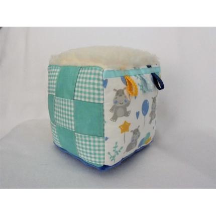 Cube d'éveil petit hippo