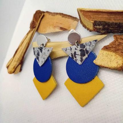 Boucles d'oreille "Totem" - argenté / gris / bleu roi/ jaune           - Chibiz Créations