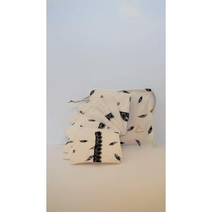 Lot 7 cotons lavables plumes noires, à adopter avec douceur.