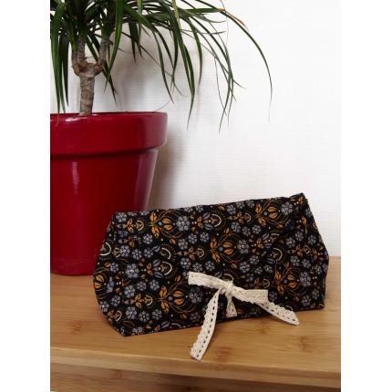 Po' Flora noir : la pochette tout terrain