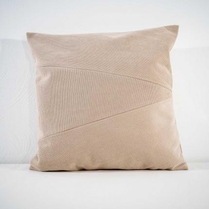 Coussin en "velours milleraies" beige