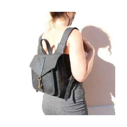 Sac à dos en cuir grainé noir, pièce unique