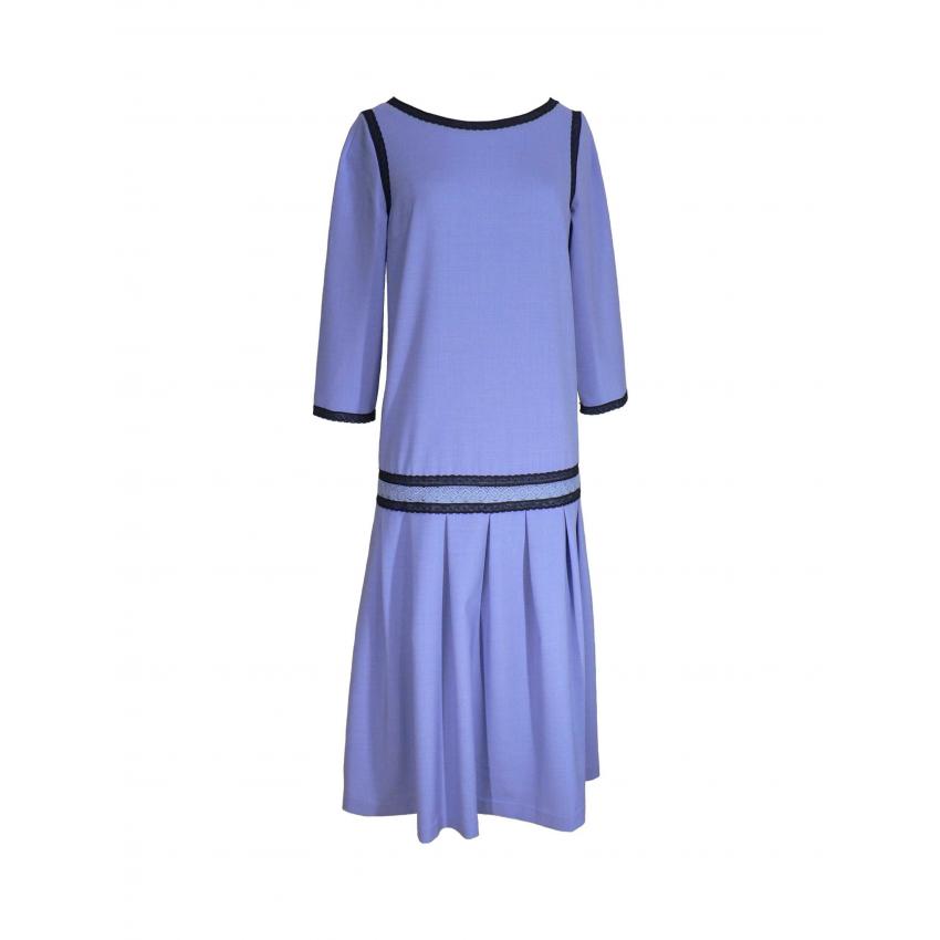 Robe d’inspiration années 20 en crêpe bleu lavande