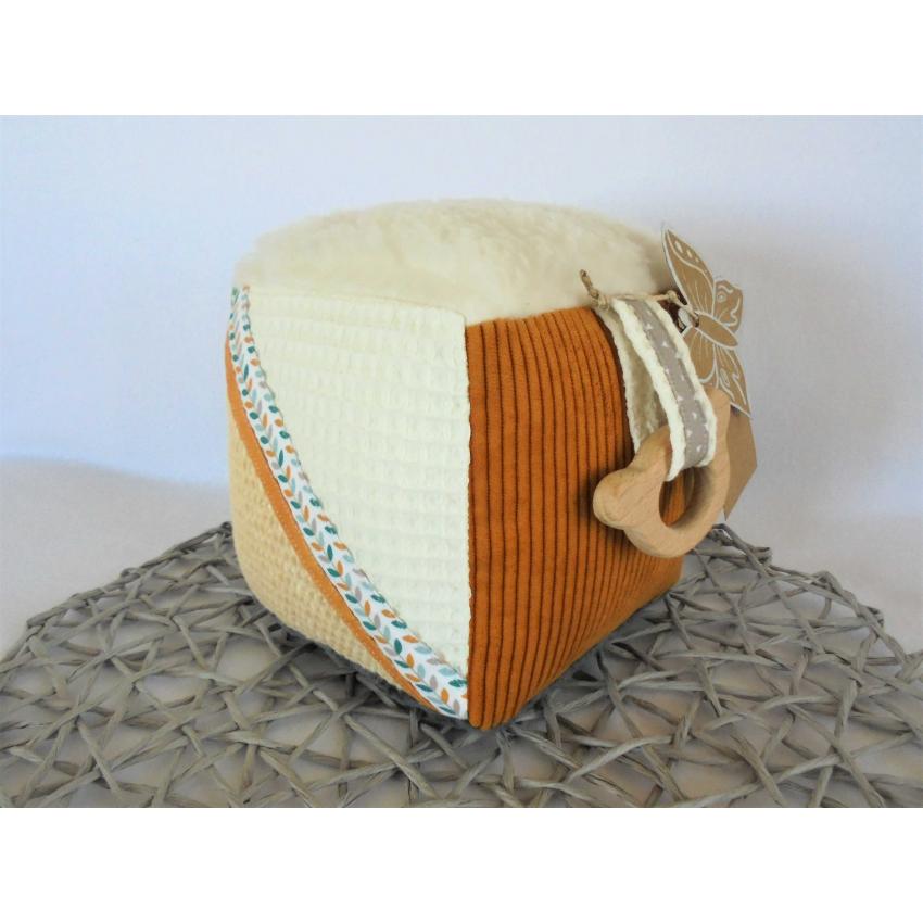 Cube d'éveil Petit Chaperon Rouge