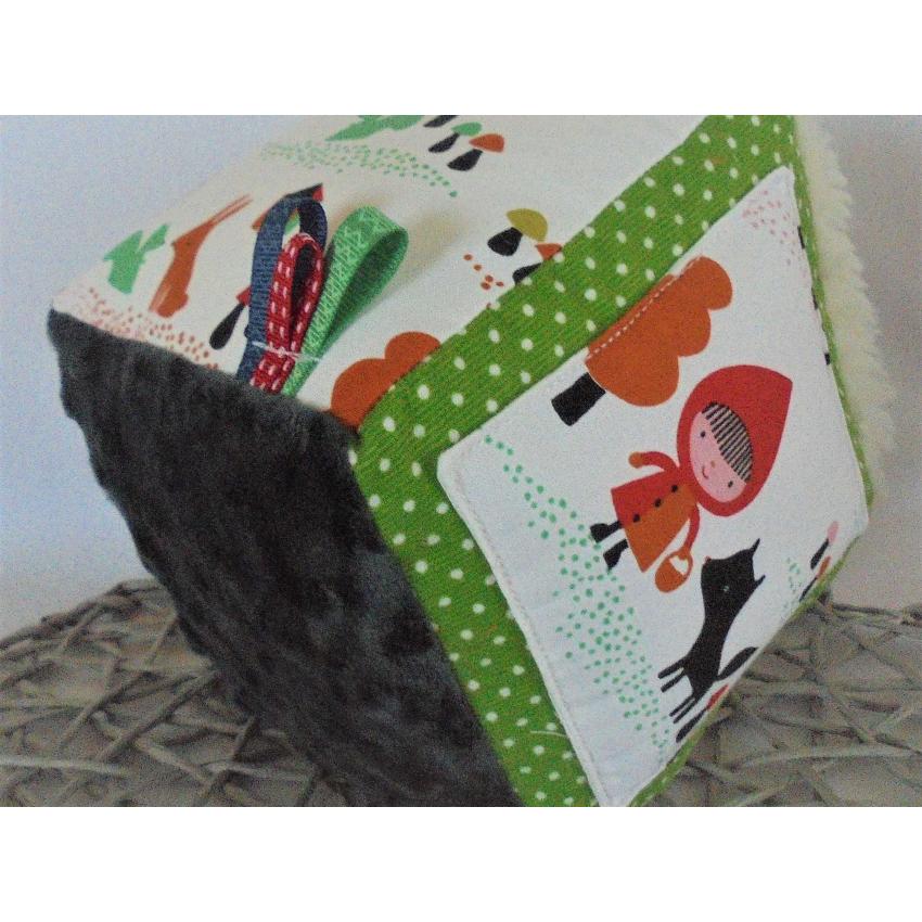 Cube d'éveil Petit Chaperon Rouge