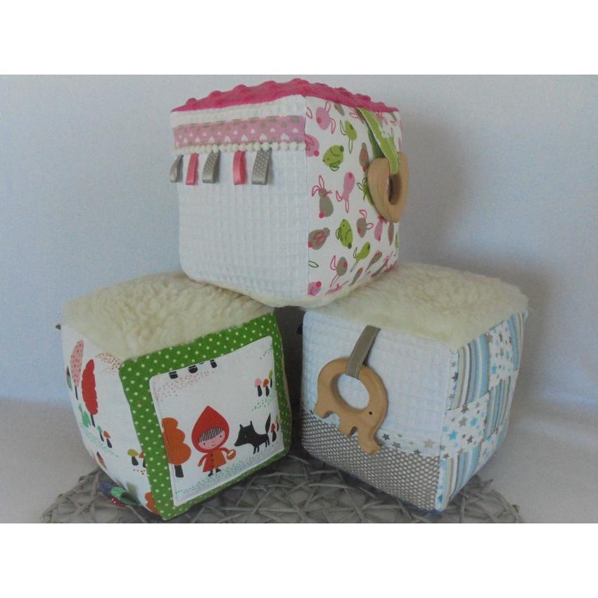 Cube d'éveil Petits lapins