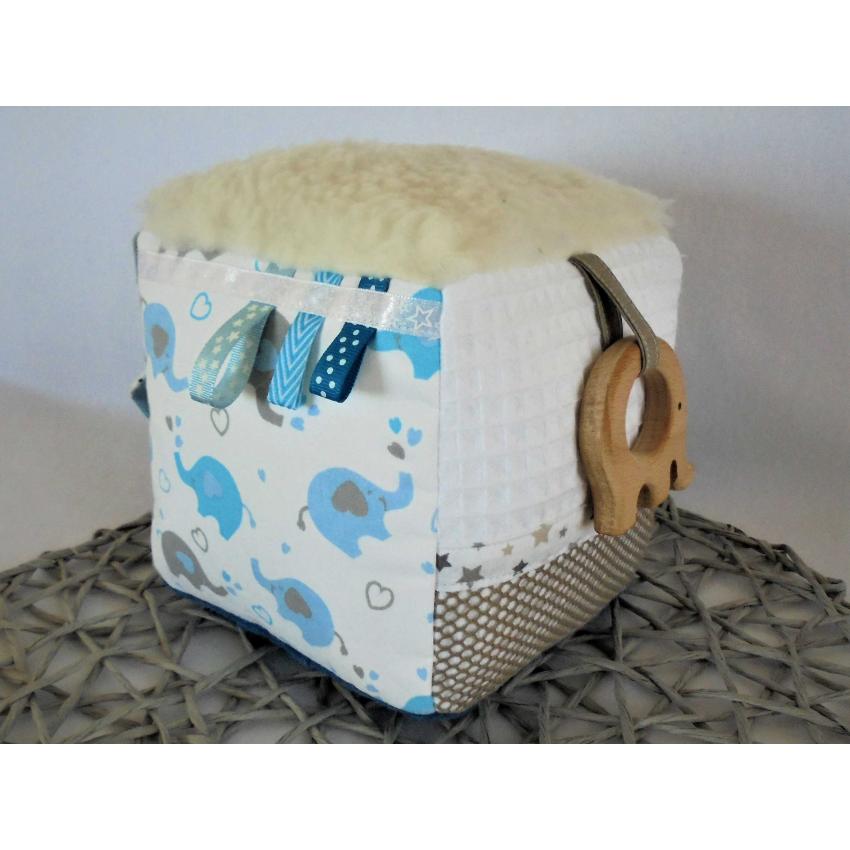 Cube d'éveil éléphants Bleus