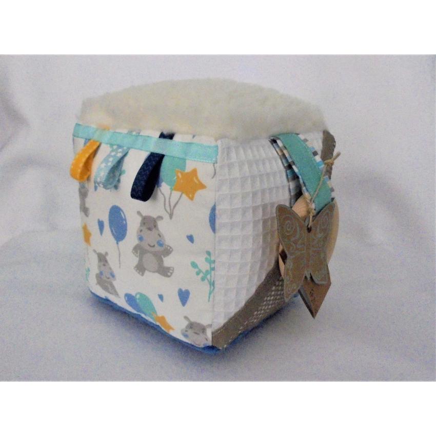 Cube d'éveil petit hippo