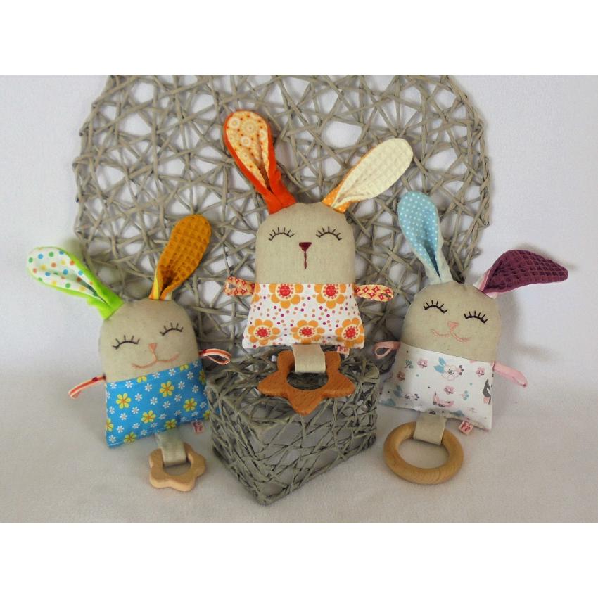 Hochet Bambino " lapinou fleurs jaunes "