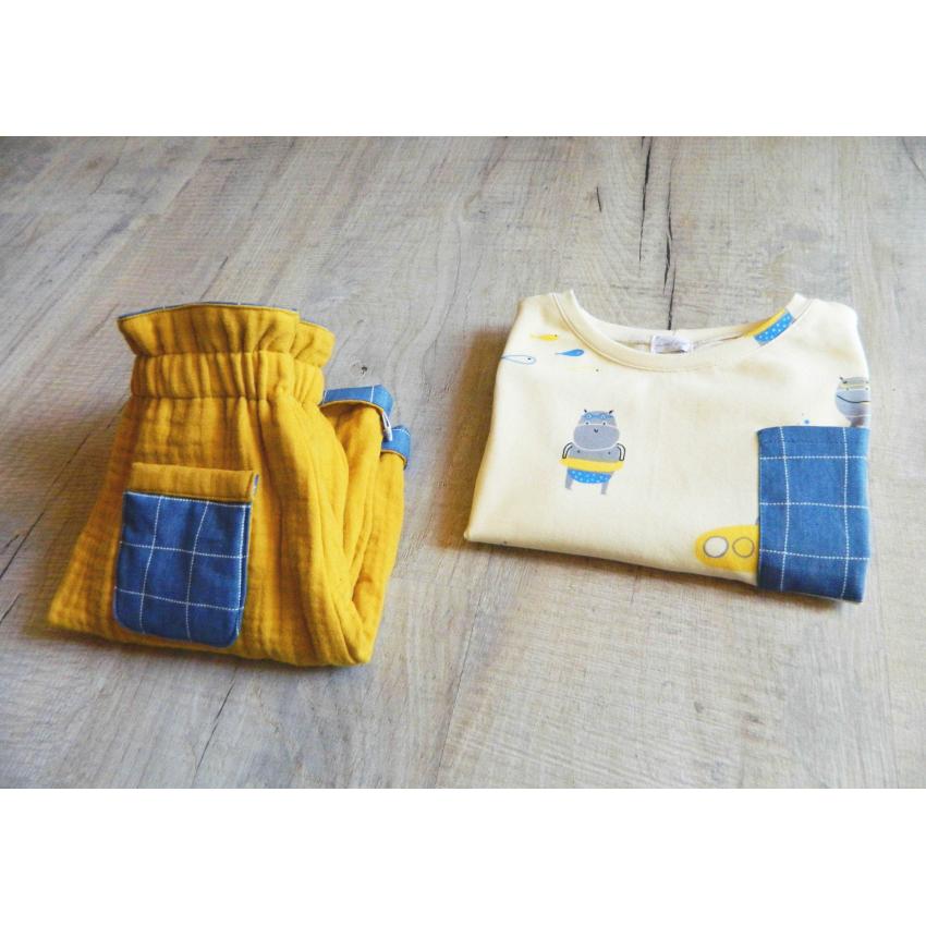 Short réversible bébé en coton bio à carreaux jaune et bleu