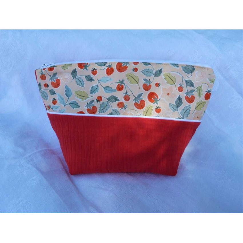 Trousses de toilette rouge motif fraises