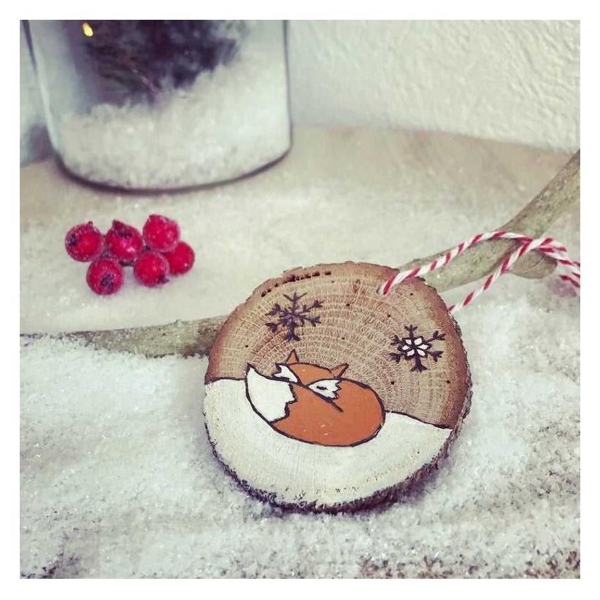 Décoration de Noël naturelle en bois - rondelle renard couché