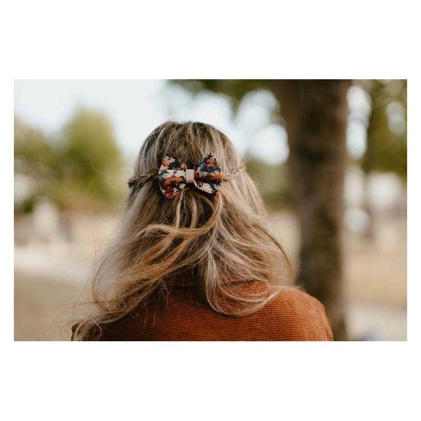 Noeud à clipser liberty fleur terracotta, bleu nuit centre doré