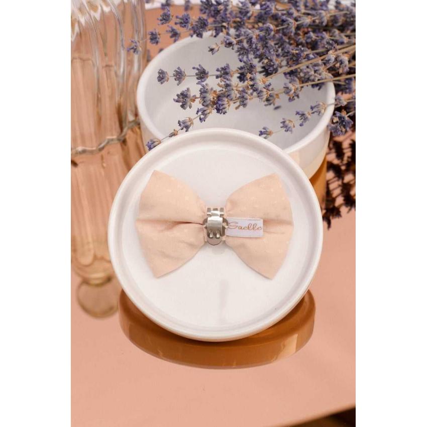 Noeud à clipser tissu à relief brillant rose poudré très clair