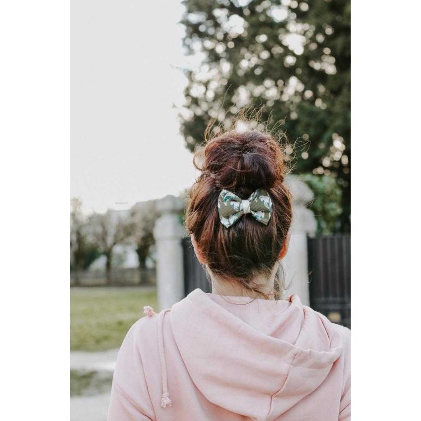 Noeud à clipser en jacquard vert olive et motif oiseaux argenté et vert