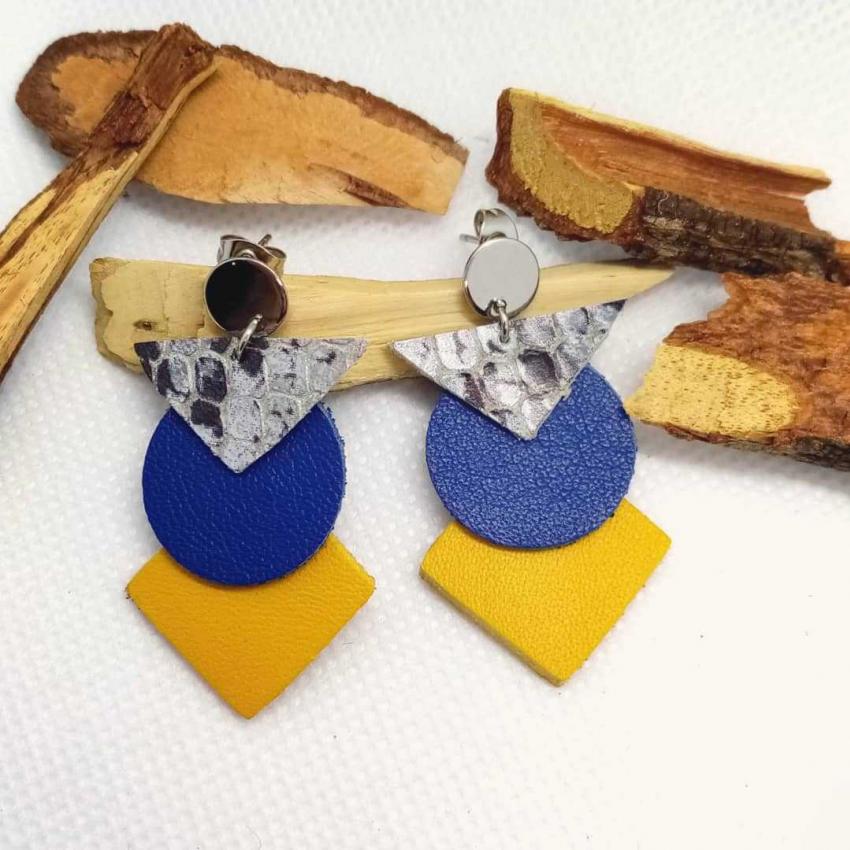 Boucles d'oreille "Totem" - argenté / gris / bleu roi/ jaune - Chibiz Créations