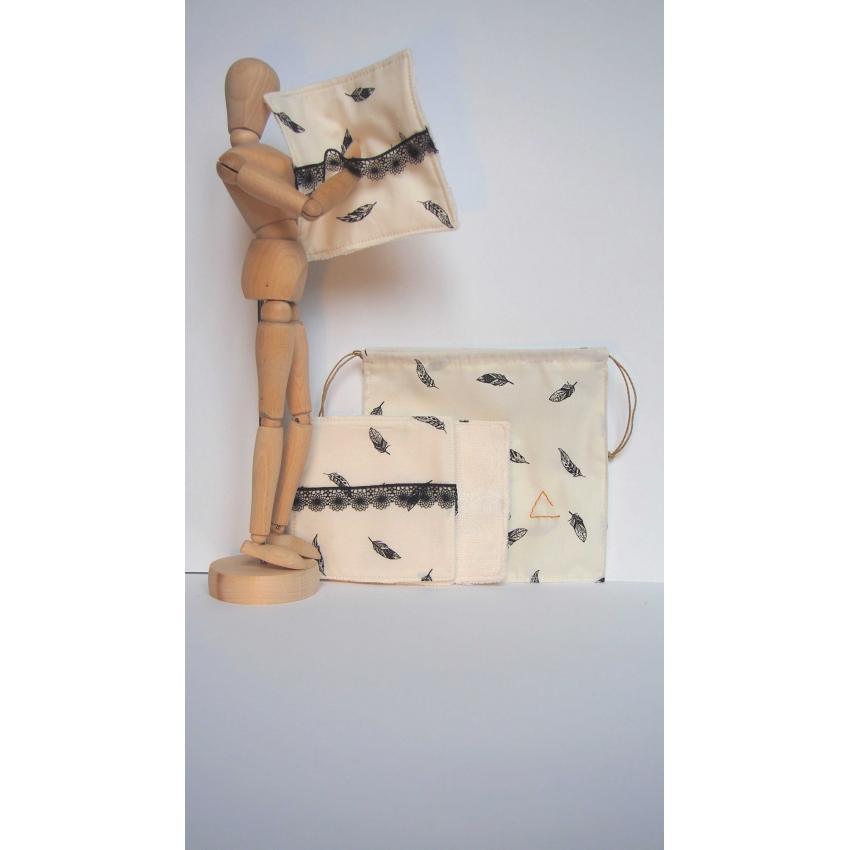 Lot 7 cotons lavables plumes noires, à adopter avec douceur.