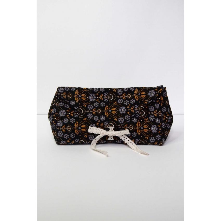 Po' Flora noir : la pochette tout terrain