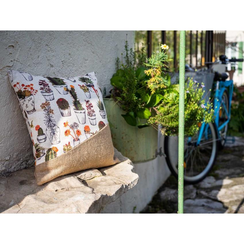 Coussin imprimé "cactus" et toile de jute