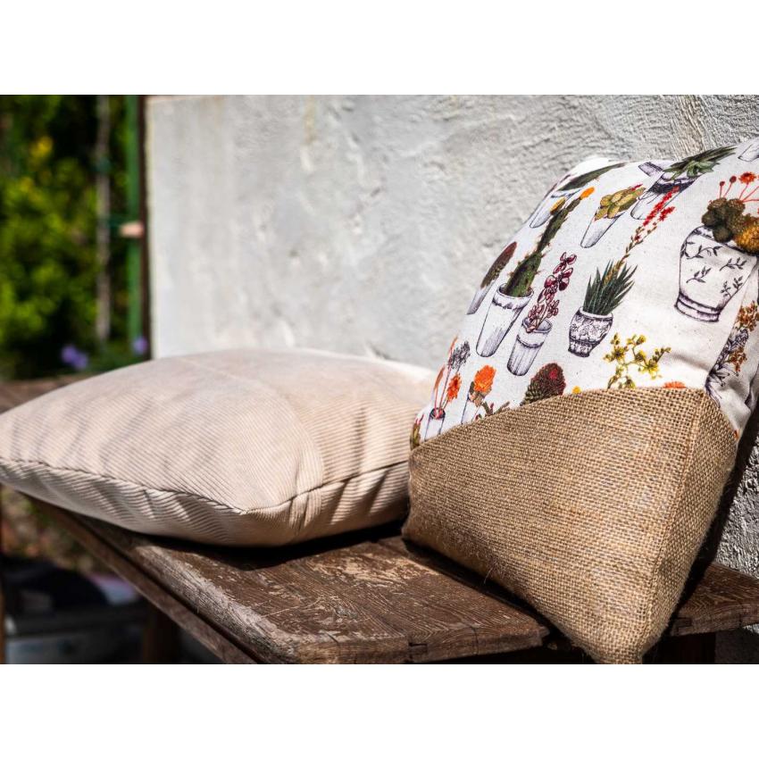 Coussin imprimé "cactus" et toile de jute