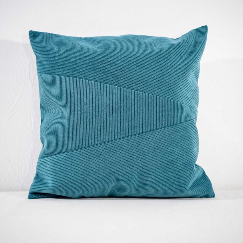 Coussin en "velours milleraies" bleu