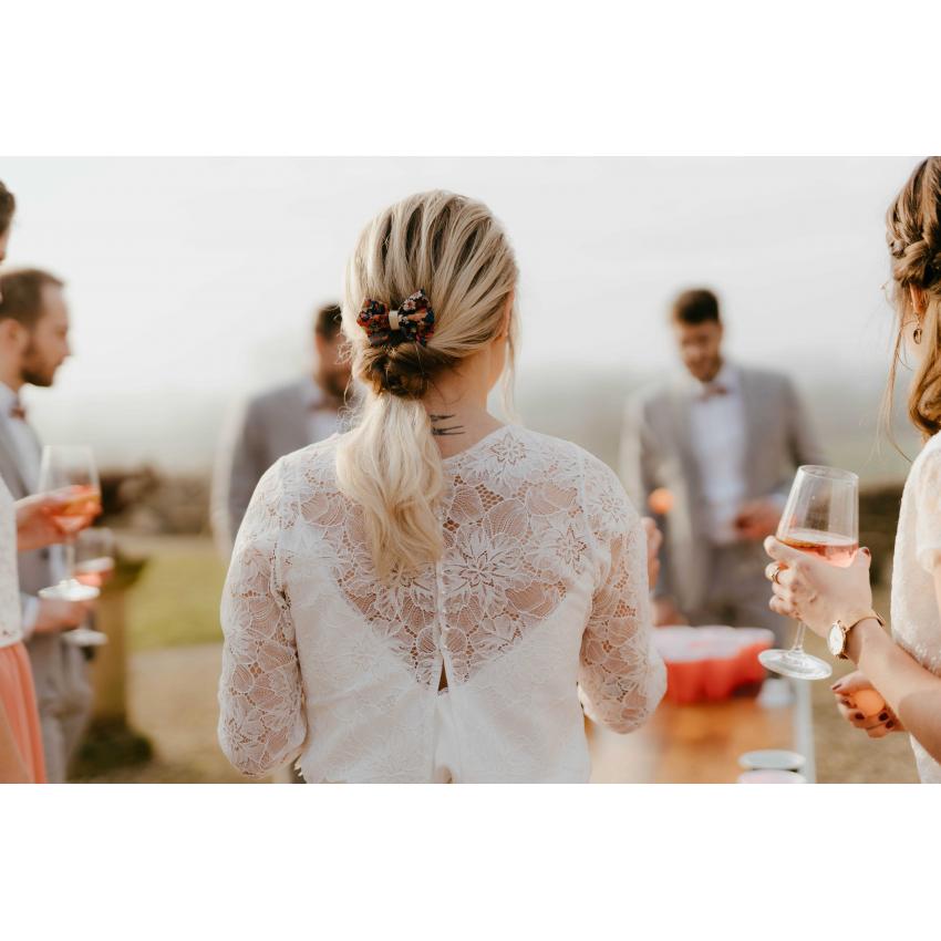 Noeud à clipser liberty fleur terracotta, bleu nuit centre doré